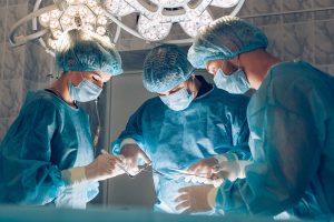 Especialidades médicas se beneficiam da utilização do arco cirúrgico